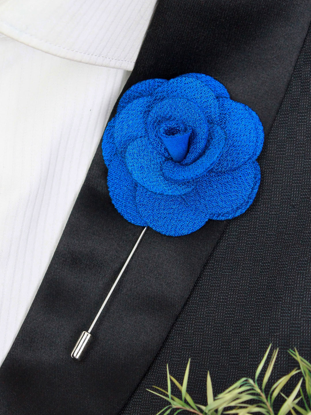 PELUCHE Unisex Blue Brawny Delicacy Floral Lapel Pin