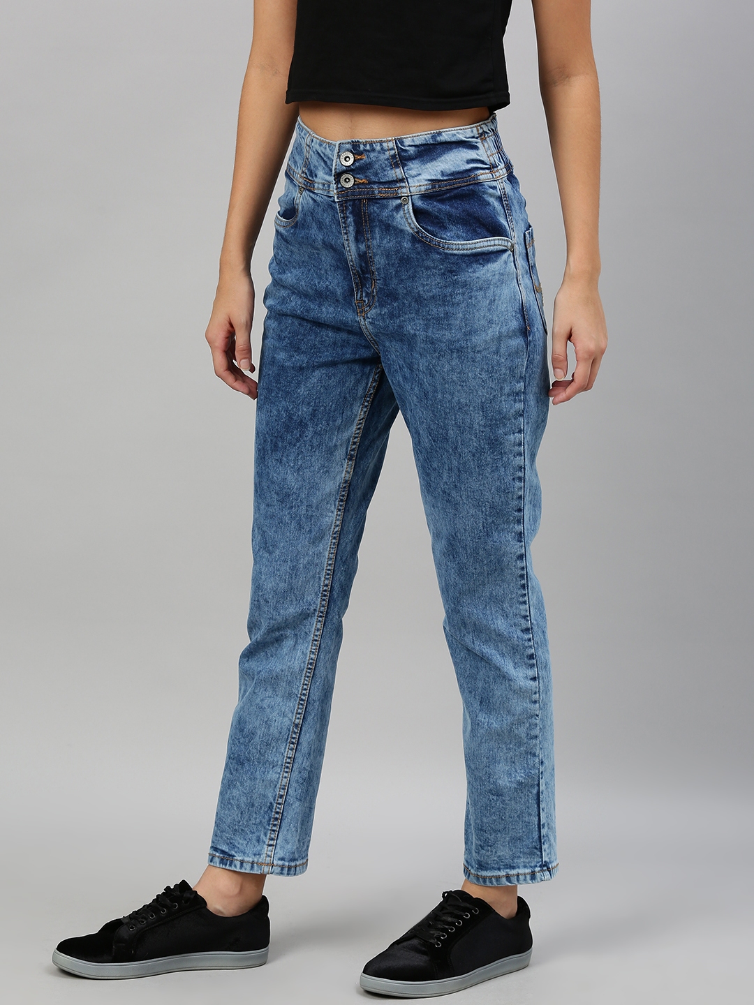 Roadster Woman Blue Solid Mid Rise Light Fade Stretchable Clean Look Jeans