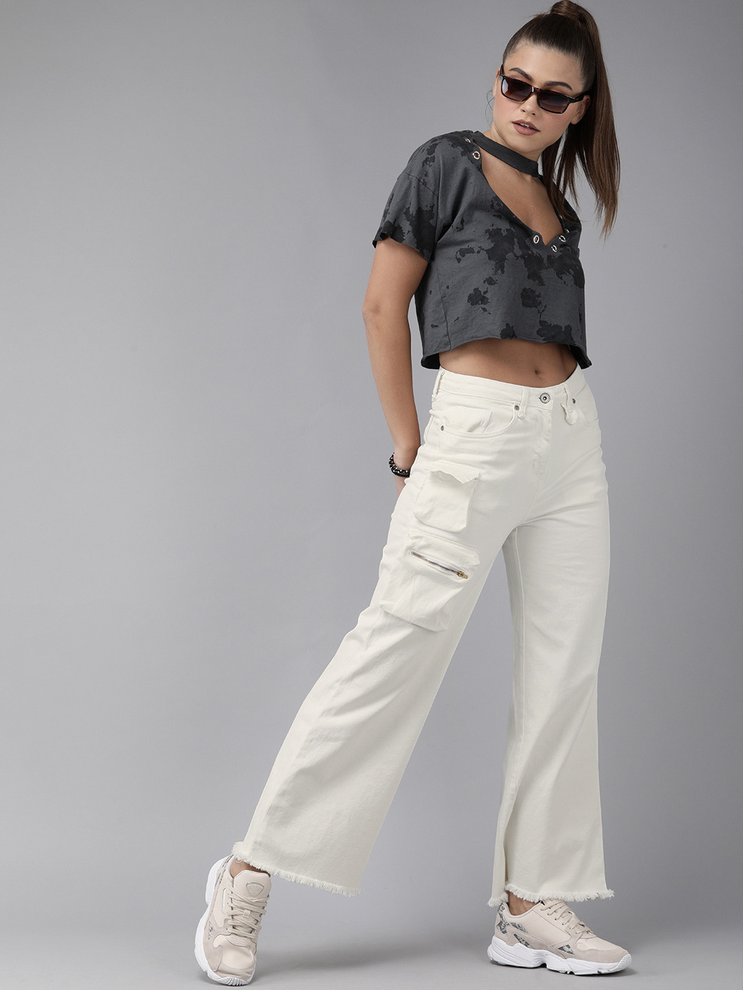 Roadster Women White Flared High-Rise Clean Look Stretchable Jeans