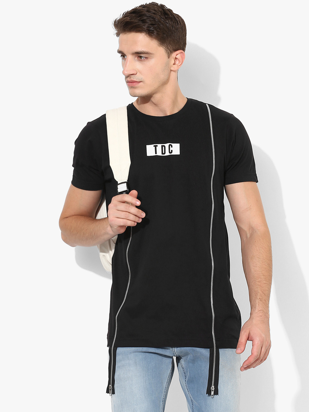 Tiktauli De Corps. Men Black Solid Zip Detail Round Neck Pure Cotton T-shirt