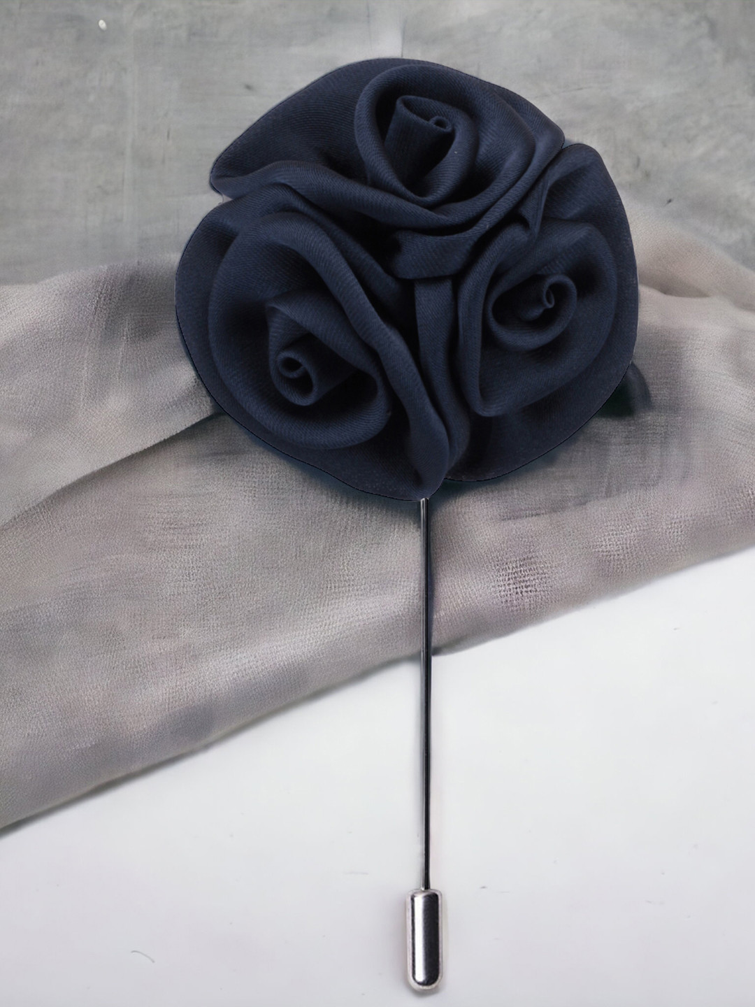 PELUCHE Unisex Blue Tri Flower Brooch Lapel Pin