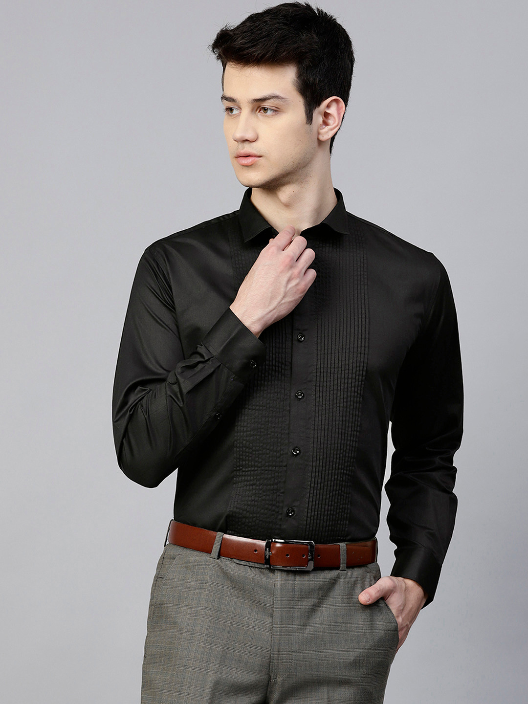 MANQ Men Black Slim Fit Solid Pintucked Party Shirt