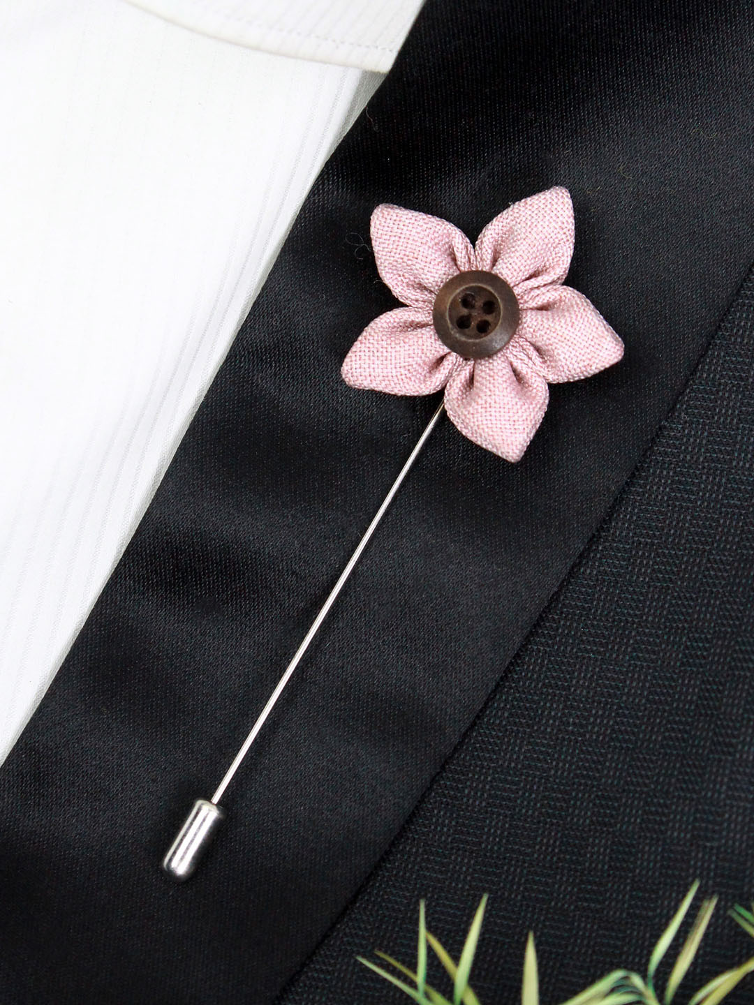 PELUCHE Unisex Beige & Brown Button Flower Lapel Pin