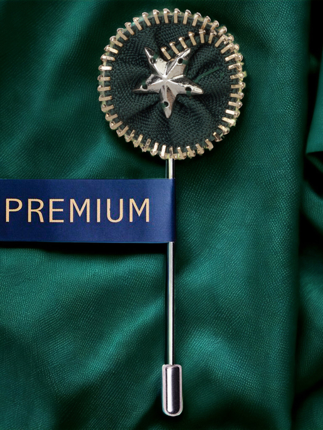 PELUCHE Unisex Green & Silver-Toned Shining Star Lapel Pin