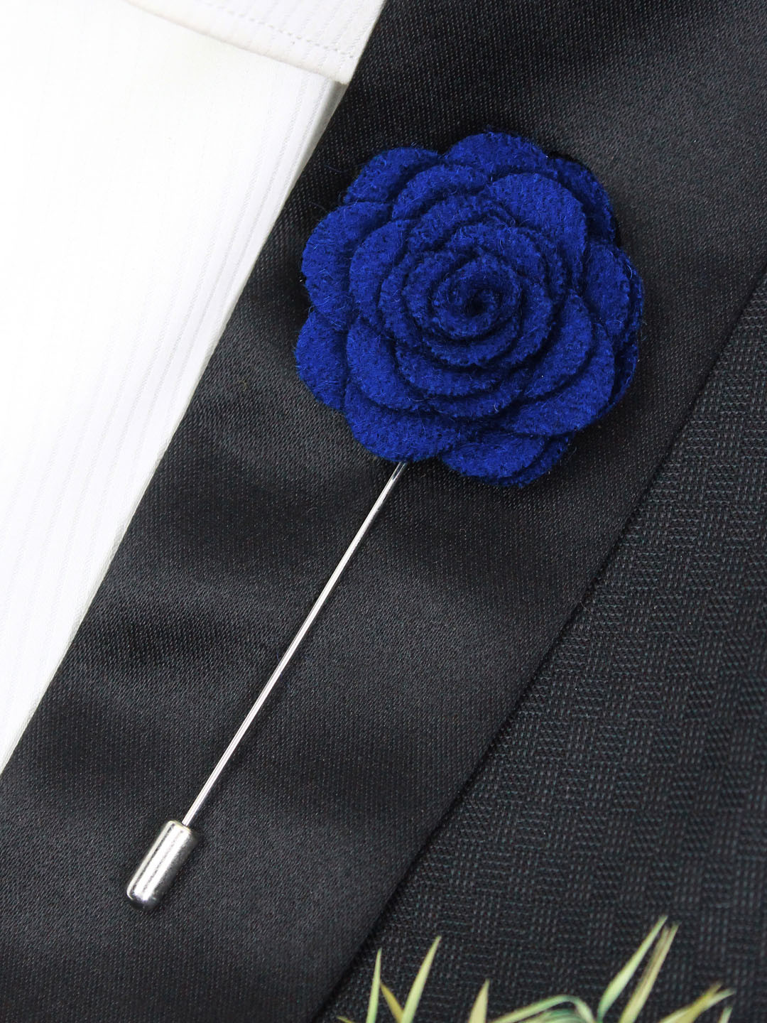 PELUCHE Unisex Blue Blooming Charm Lapel Pin