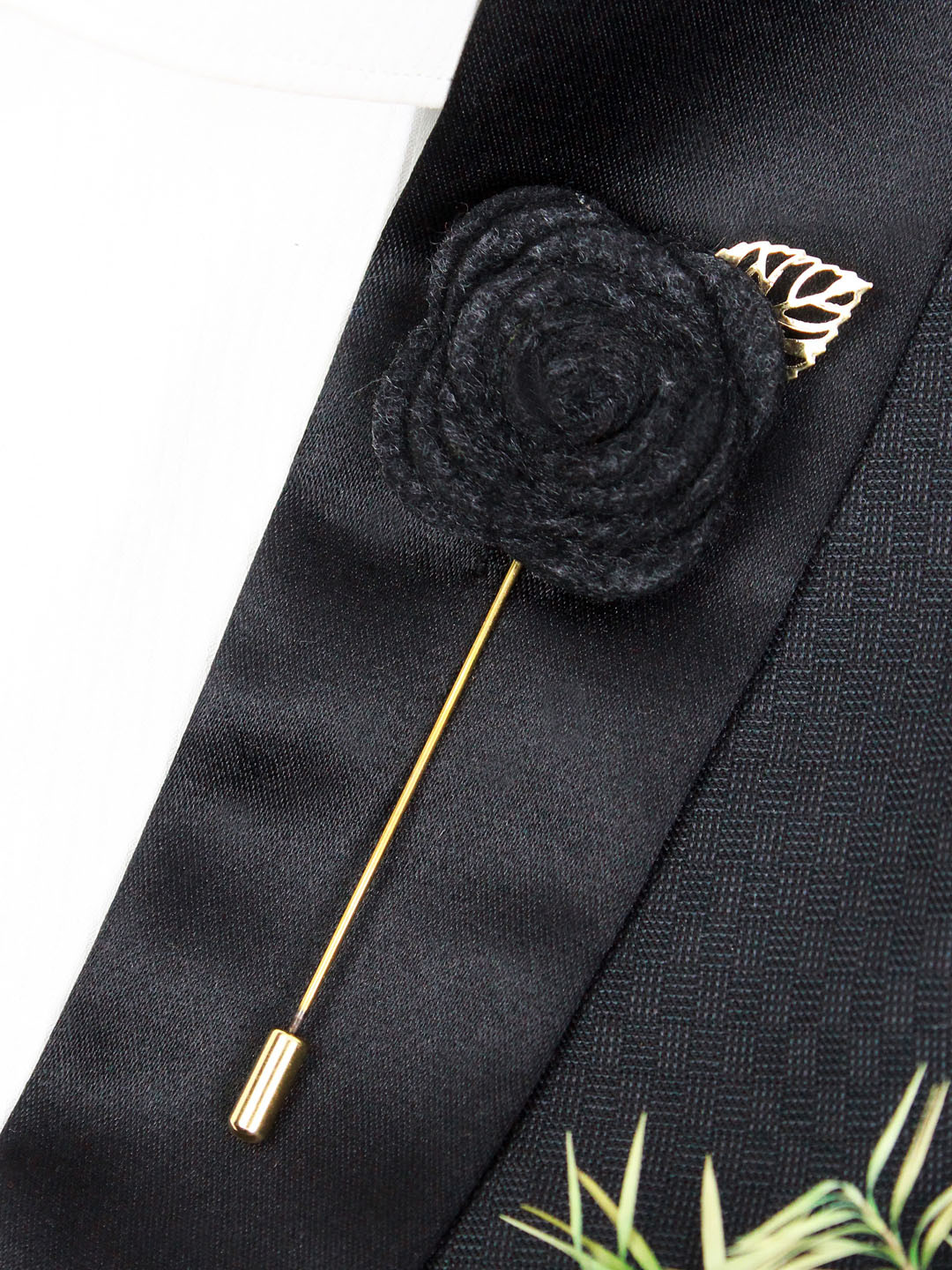 PELUCHE Unisex Grey The Prince Charming Lapel Pin