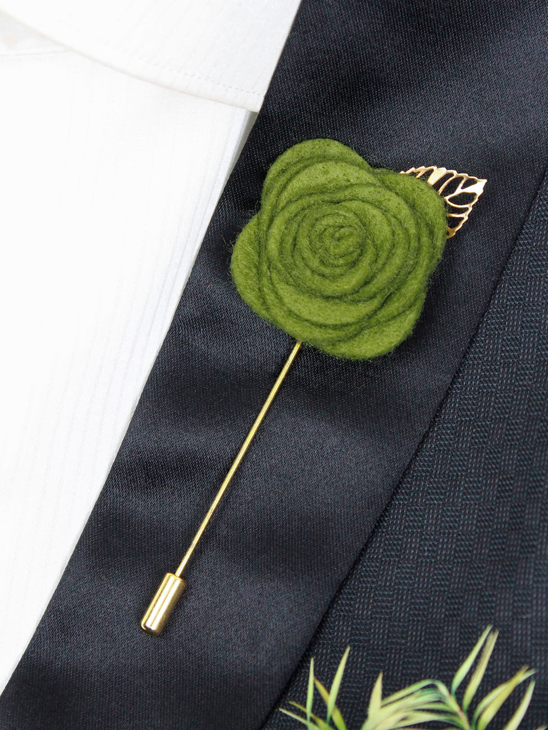 PELUCHE Unisex Green The Prince Charming Lapel Pin
