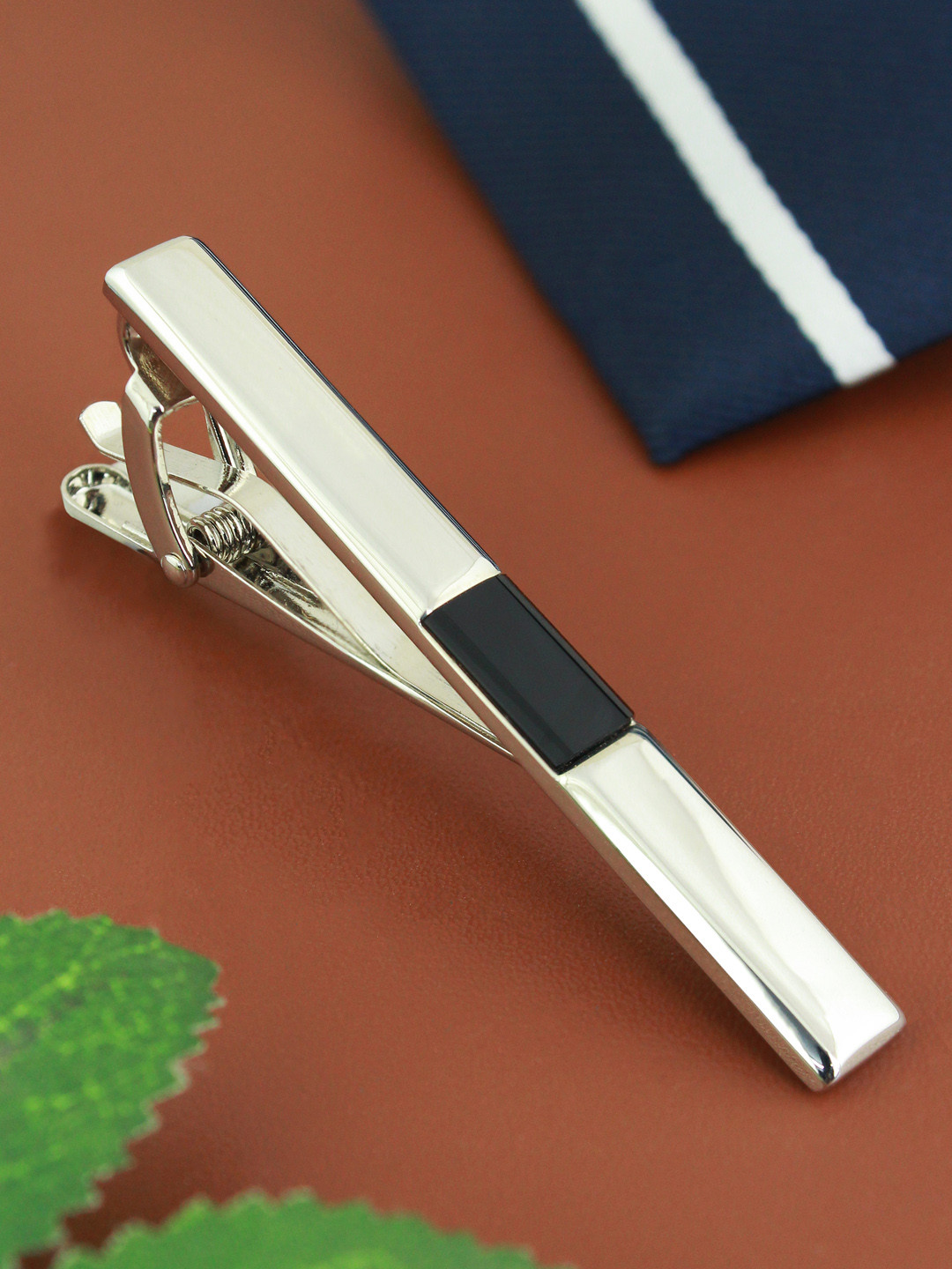 PELUCHE Unisex Silver-Toned & Black Onyx Studded Debonair Tie Pin