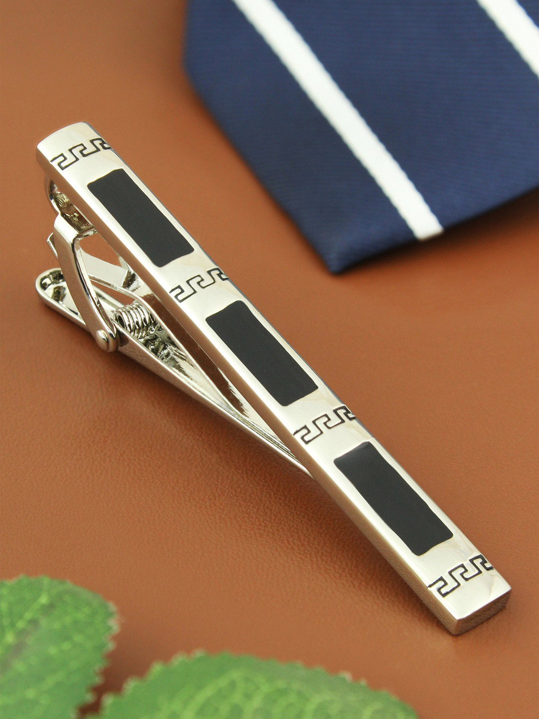 PELUCHE Unisex Silver-Toned & Black Enamelled Greek Key Tie Pin