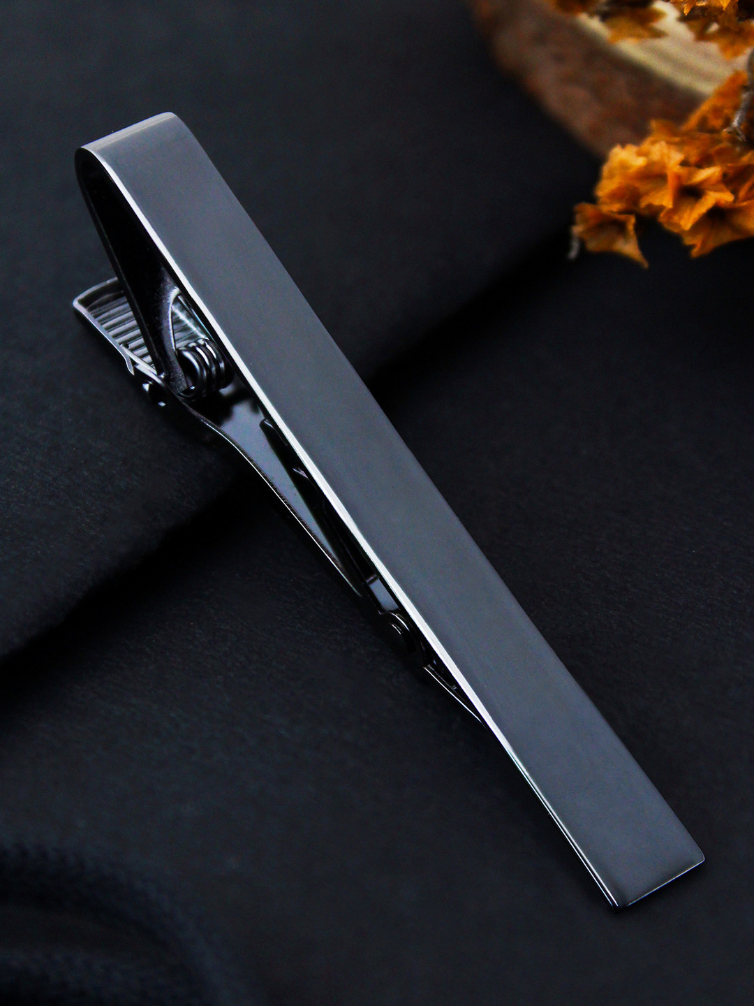 PELUCHE Unisex Black Sleekly Matt Tie Pin