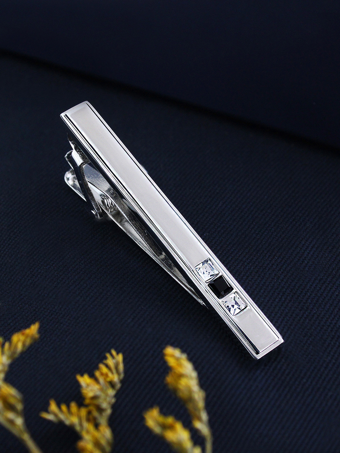 PELUCHE Unisex Silver-Toned & White The Bling Bar Stone-Studded Tie Pin