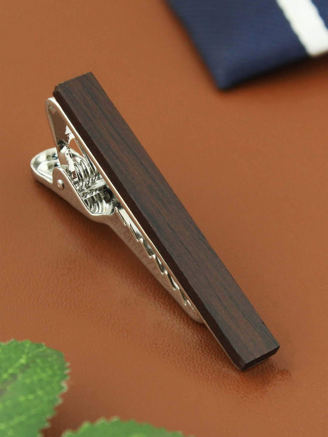 PELUCHE Unisex Silver-Toned & Black Teak Wood Tie Pin