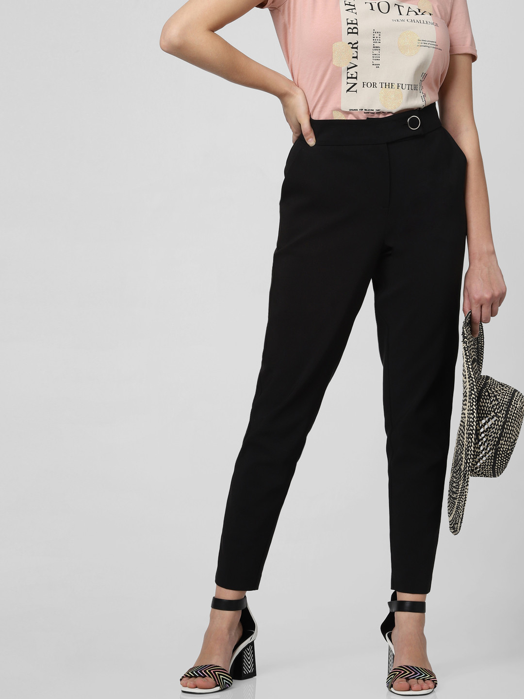 Vero Moda Women Black Slim Fit Cropped Peg Trousers
