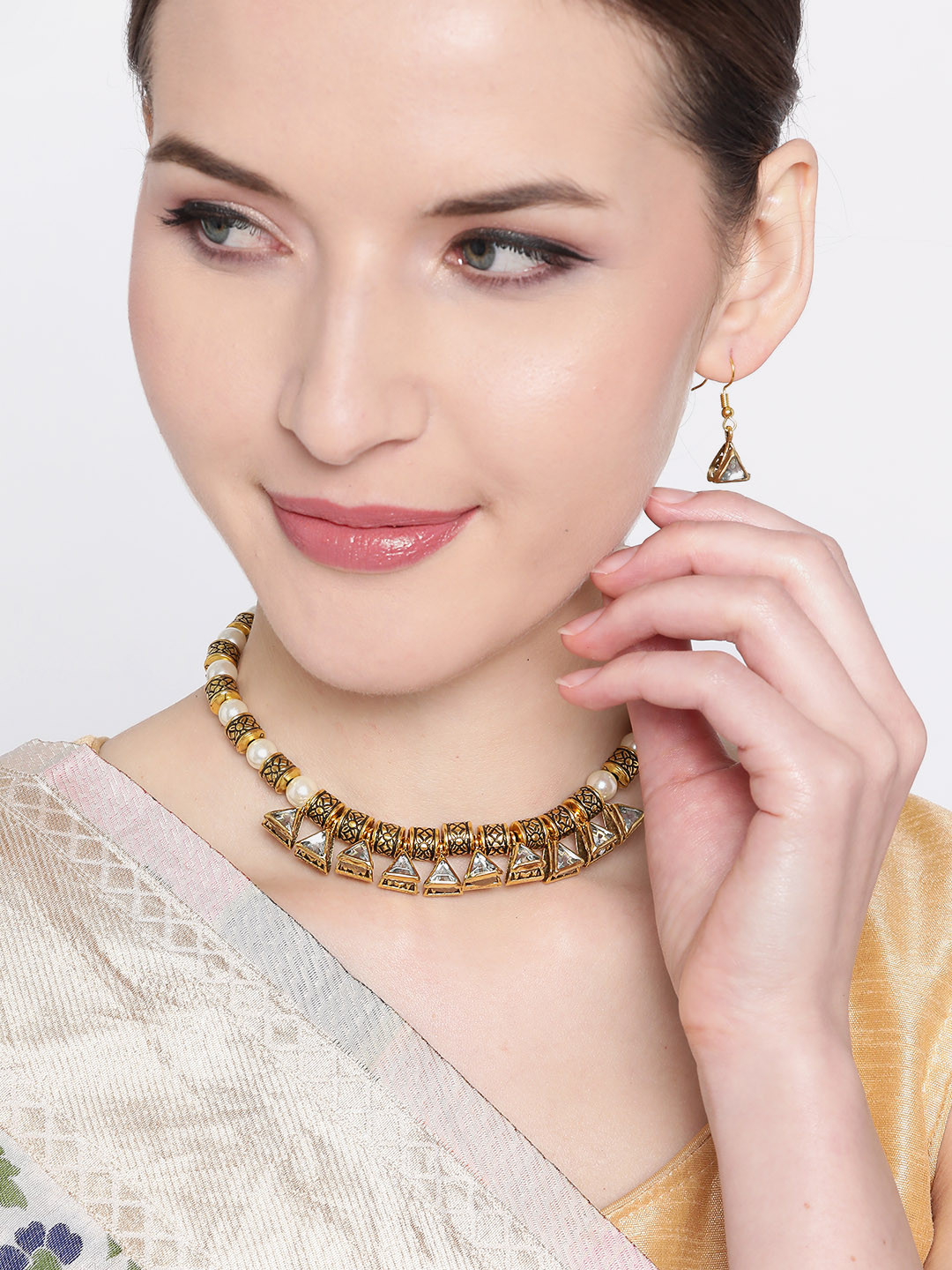 Jewels Galaxy White Antique Gold-Plated Stone-Studded & Beaded Jewellery Set