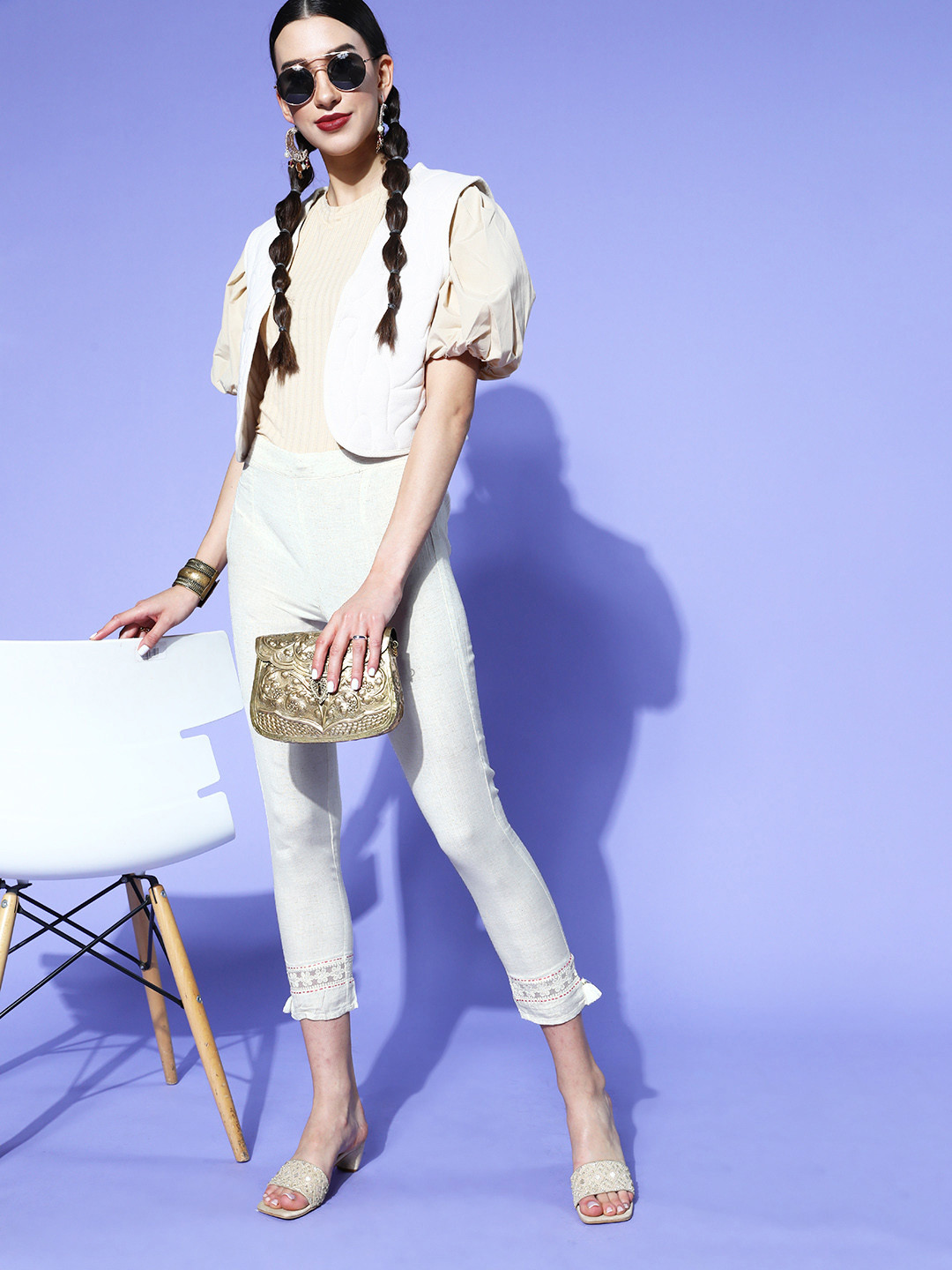 Juniper Women Elegant White Solid Scalloped Edge Trousers