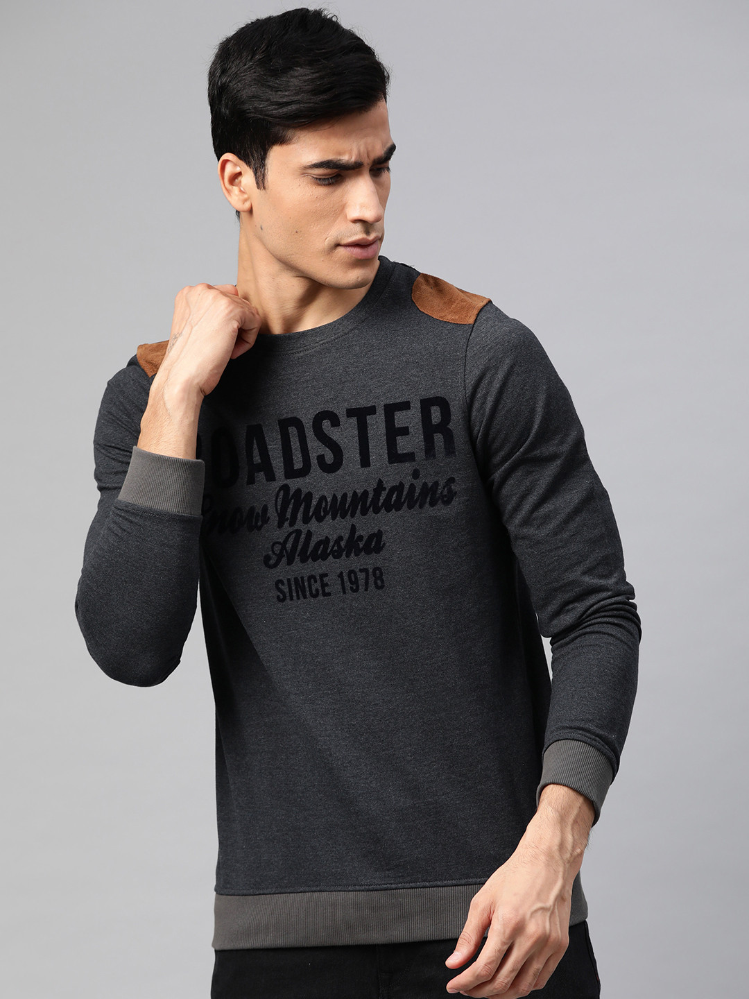 Roadster Men Charcoal Grey & Black Printed Round Neck T-shirt