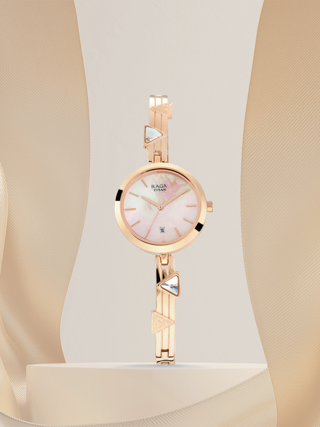 Titan Women Cream-Coloured Analogue Watch NM2606WM04