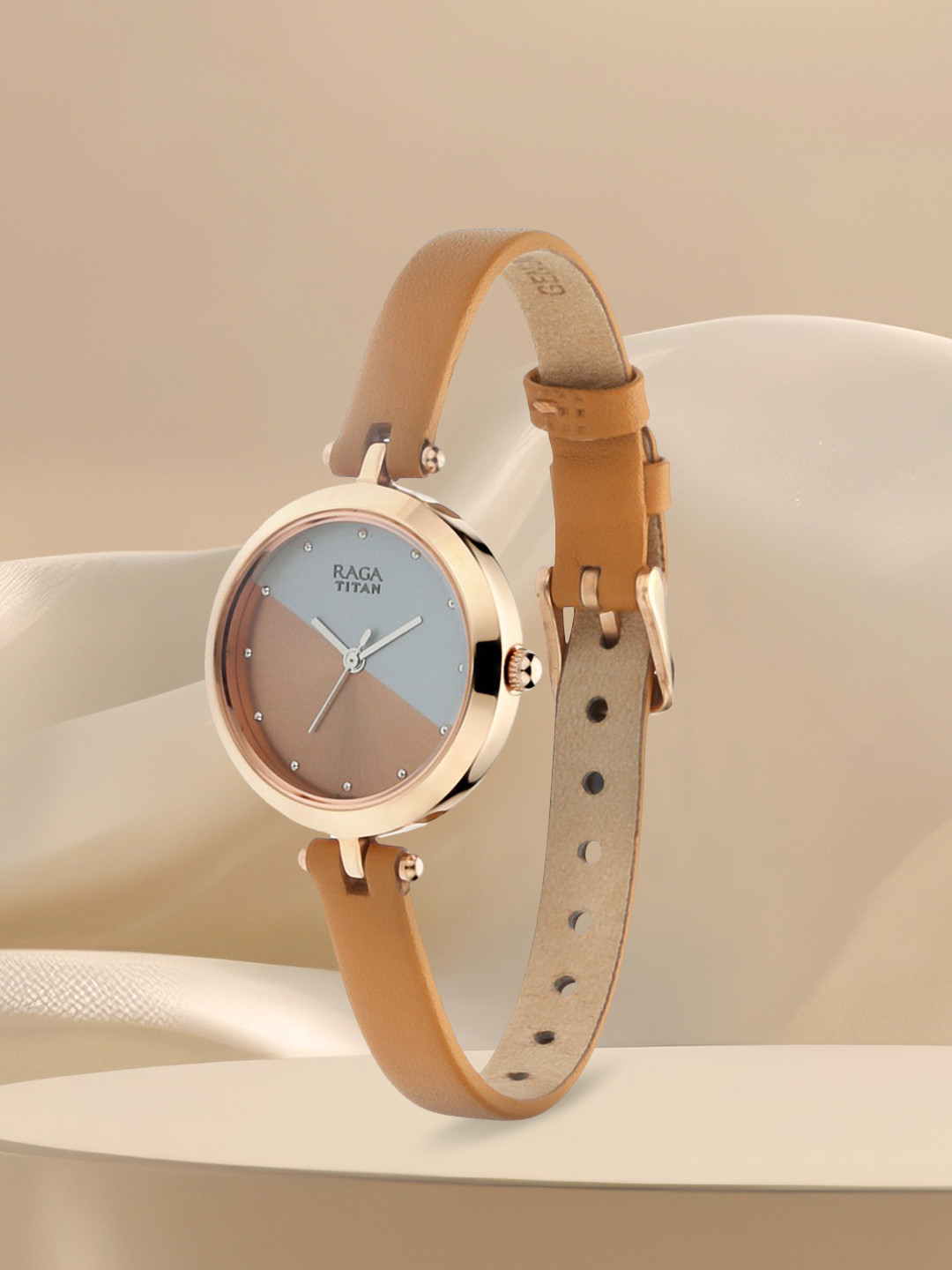 Titan Women Silver-Toned & Bronze-Toned Colourblocked Analogue Watch 2606WL01