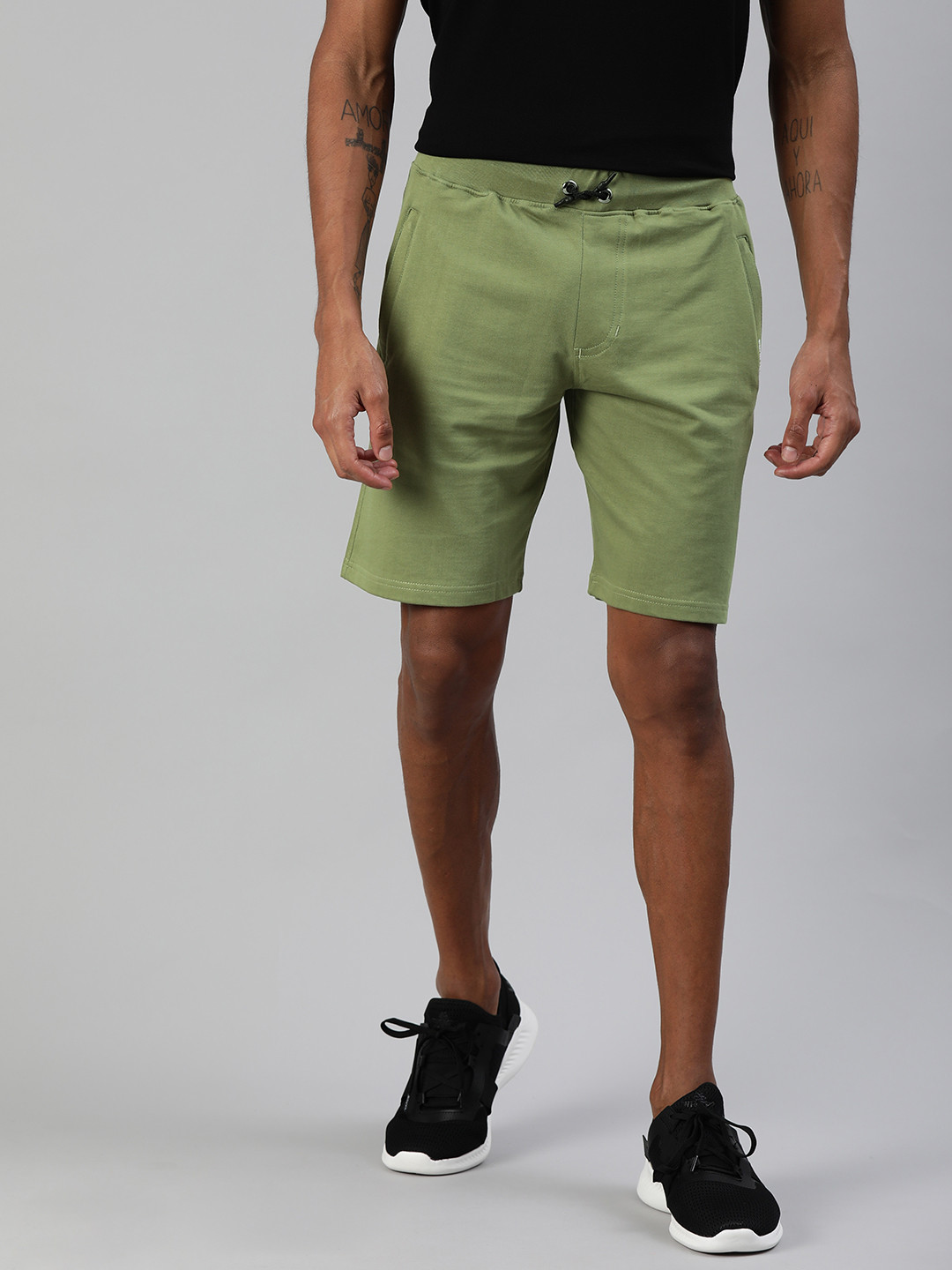 TOM BURG Men Green Solid Regular Fit Regular Shorts