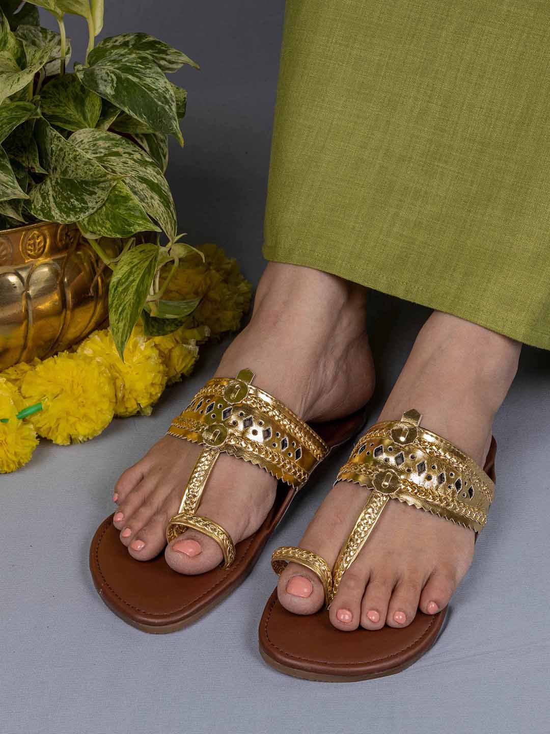 THE MADRAS TRUNK Women Gold-Toned Woven Design Leather One Toe Flats