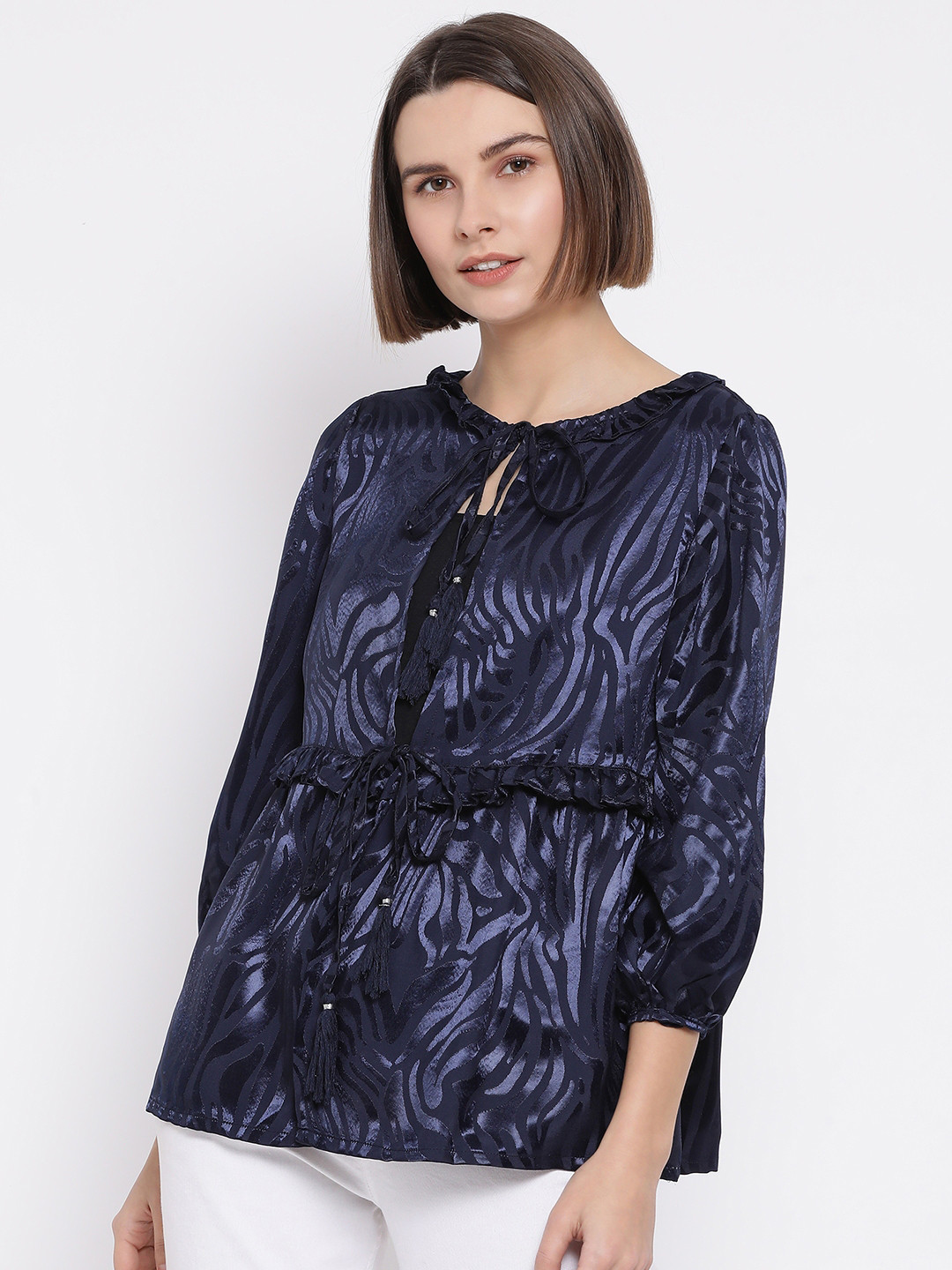 Oxolloxo Women Navy Blue Self Design Tie-Up Shrug