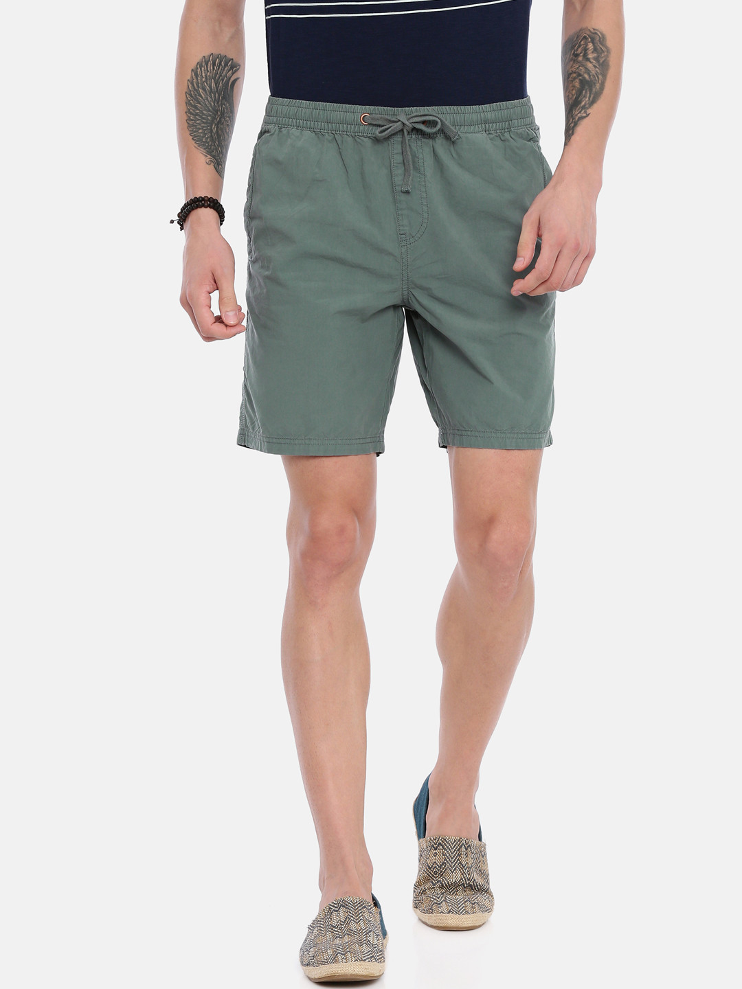 Breakbounce Men Green Solid Slim Fit Regular Shorts