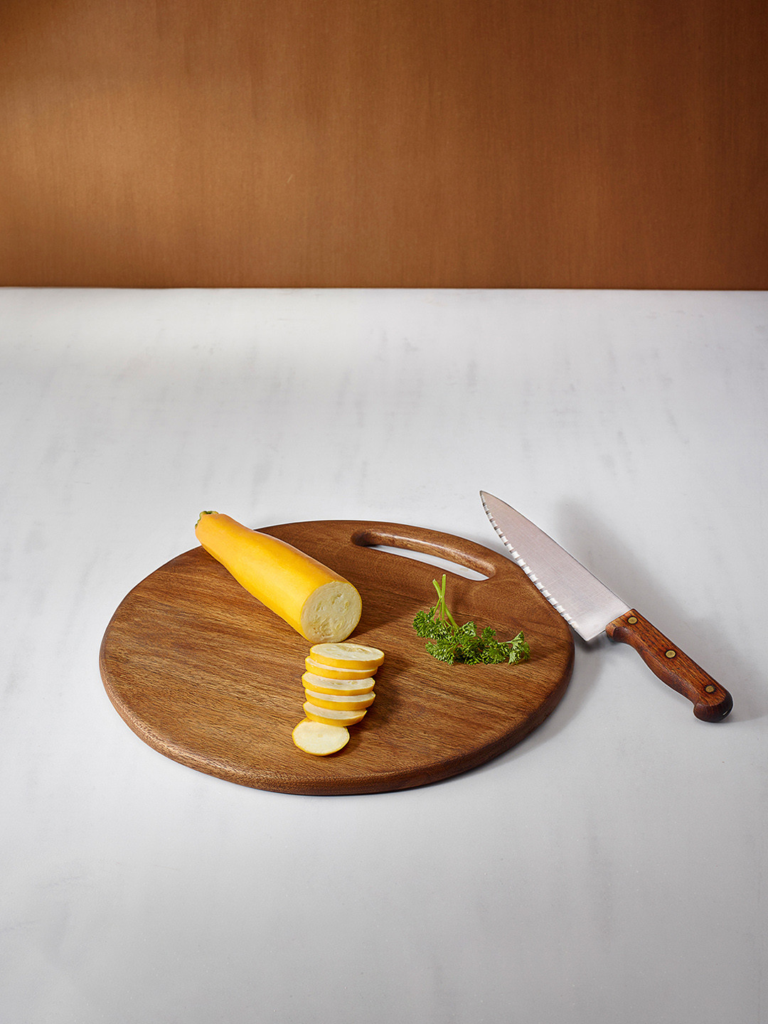 ellementry Unisex Brown Solid Wooden Round Chopping Board