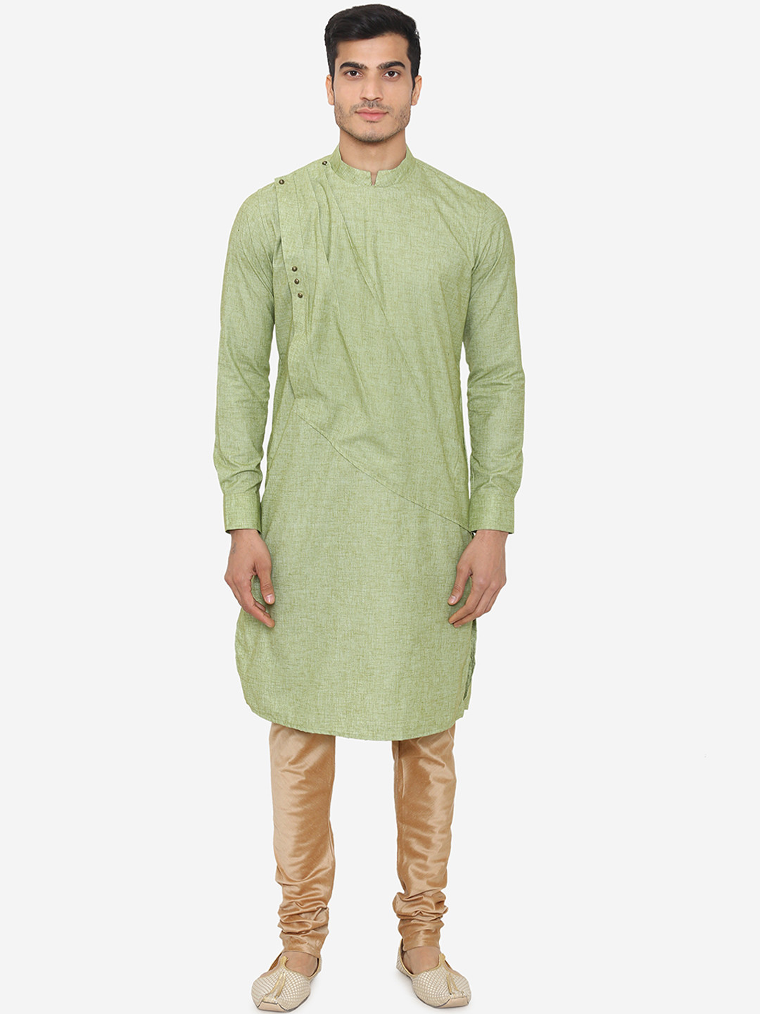 Manyavar Men Green Solid Pleated Straight Kurta
