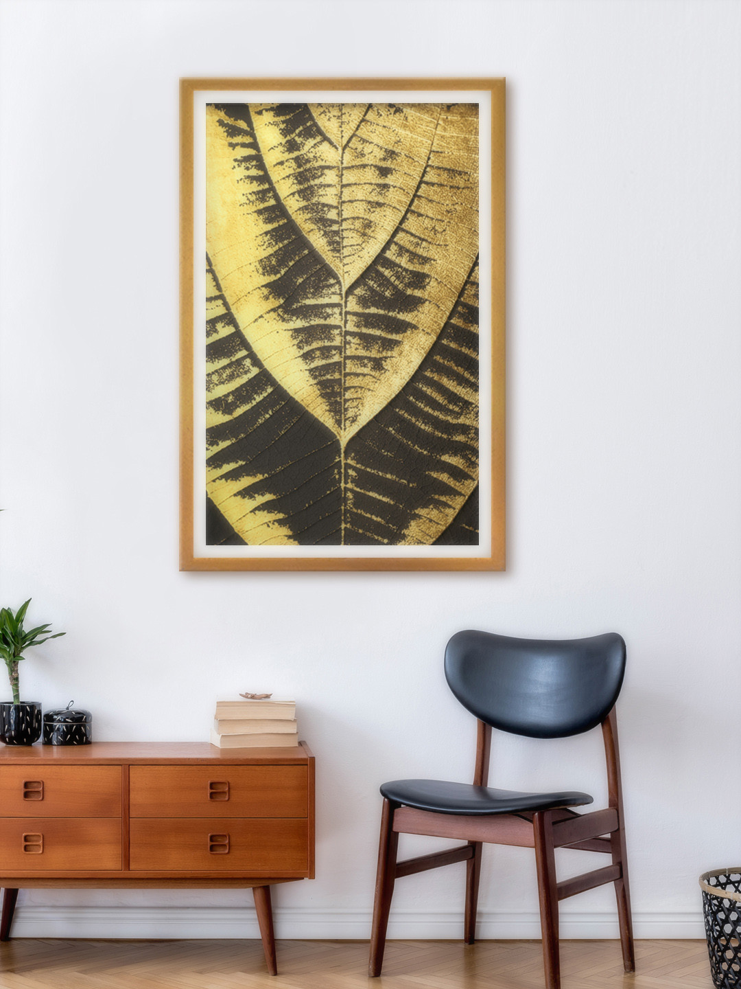 999Store Gold-Toned & Black Leaves Pattern Canvas Wall Art