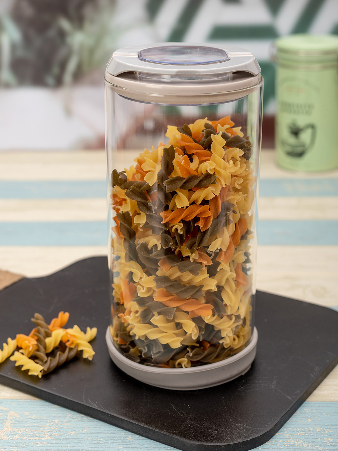 White Gold Flip Lock-Tight Transparent Borosilicate Glass Dishwasher Safe 2 Piece Clip-On Canister-1.65L