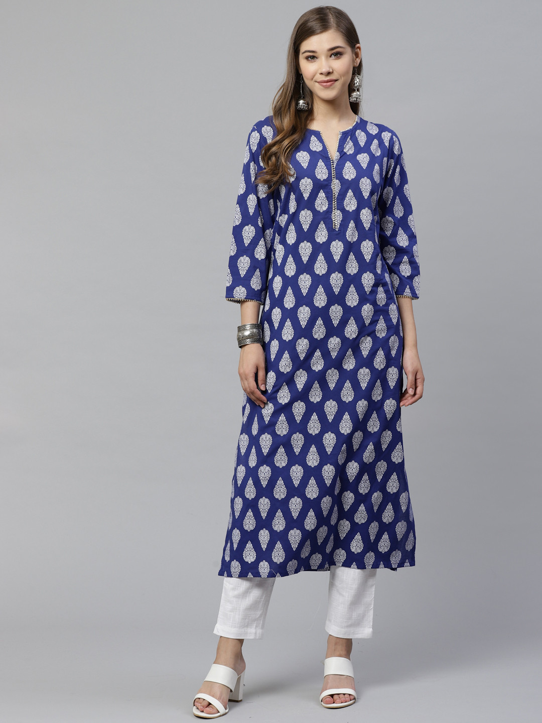 YASH GALLERY Women Blue & White Buta Print Kurta with Trousers