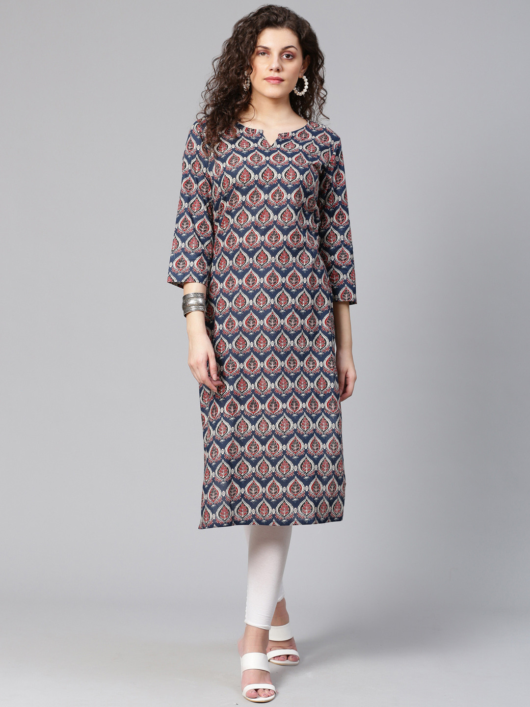 Meeranshi Women Navy Blue & Maroon Printed Straight Kurta