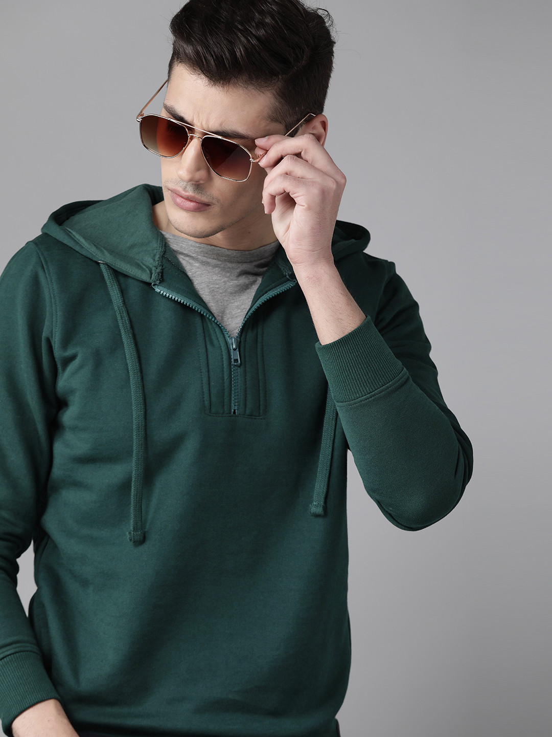 Roadster Men Green Solid Hooded Sweatshirt - Image 1