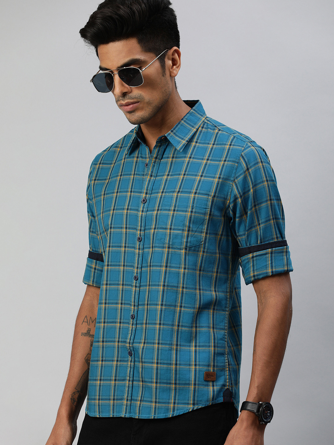 Roadster Men Blue & Mustard Yellow Regular Fit Checked Casual Shirt