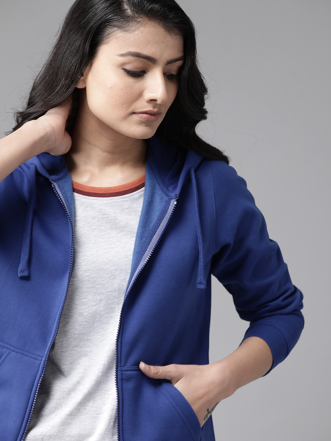 Roadster Women Blue Solid Hooded Sweatshirt