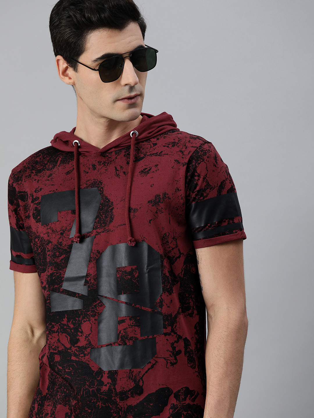 Roadster Men Maroon Black Abstract Printed Hood Pure Cotton T-shirt