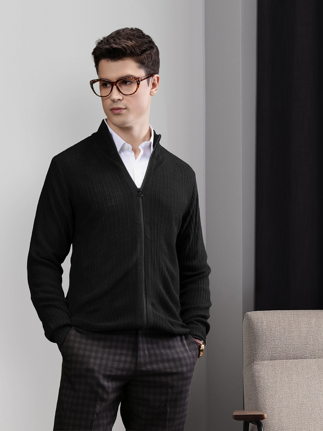 INVICTUS Men Black Self Design Cardigan