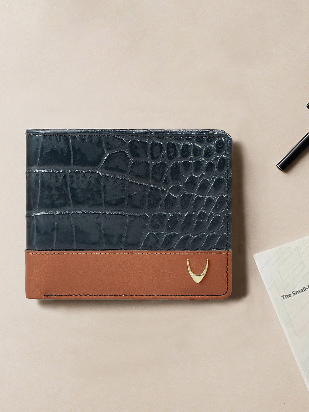 Crocodile Skin Textured Two Fold Leather Wallet Self Design Two Fold Leather Wallet