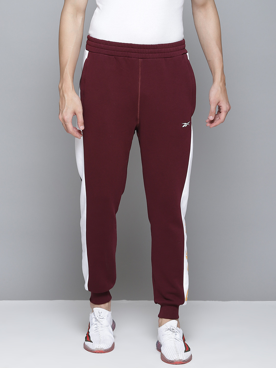 Reebok Men Maroon Solid TE LL Joggers