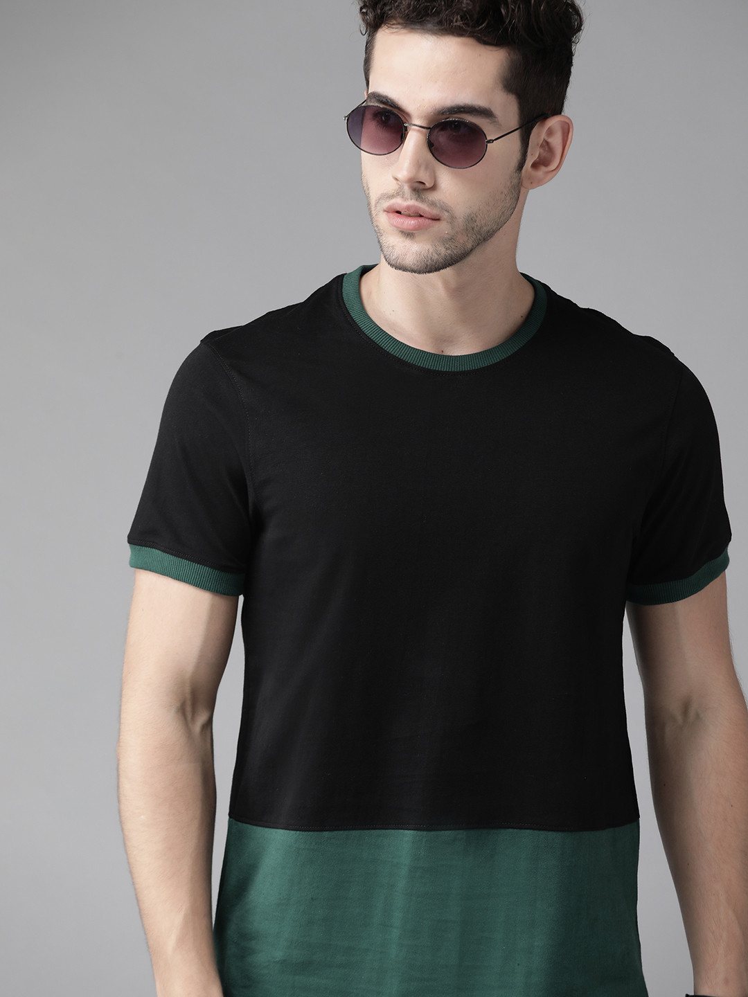 Roadster Men Black & Green Colourblocked Round Neck Pure Cotton T-shirt