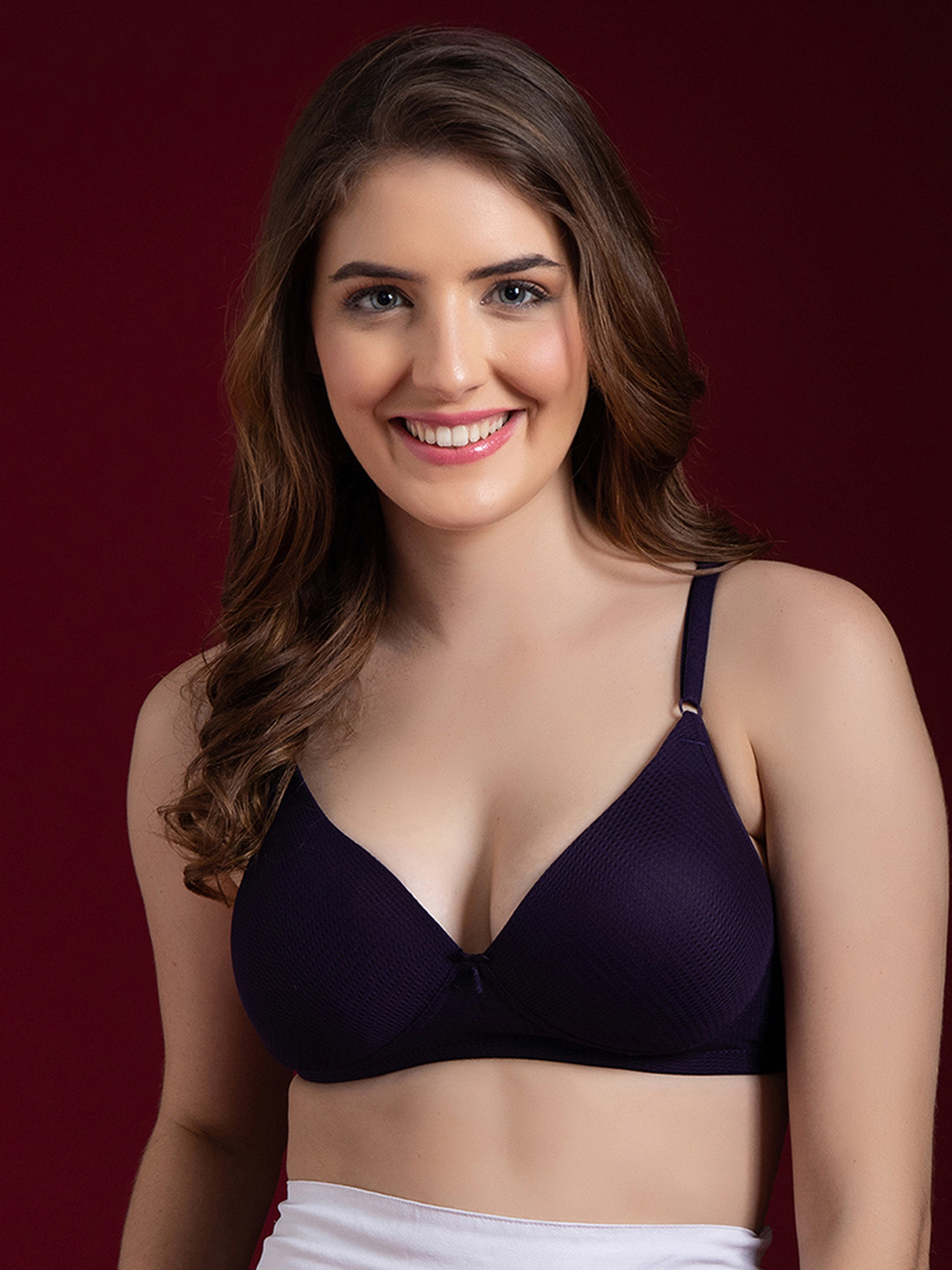 Clovia Non-Padded Non-Wired Bra In Black With Full Cups