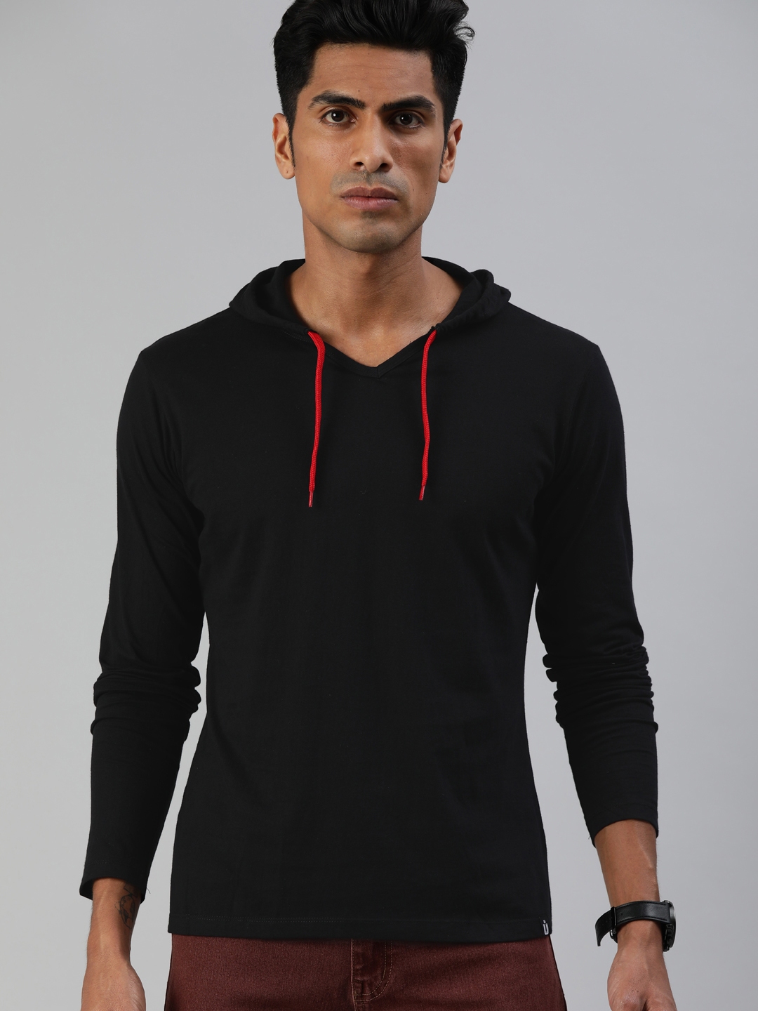 Urbano Fashion Men Black Solid Slim Fit Hood T shirt