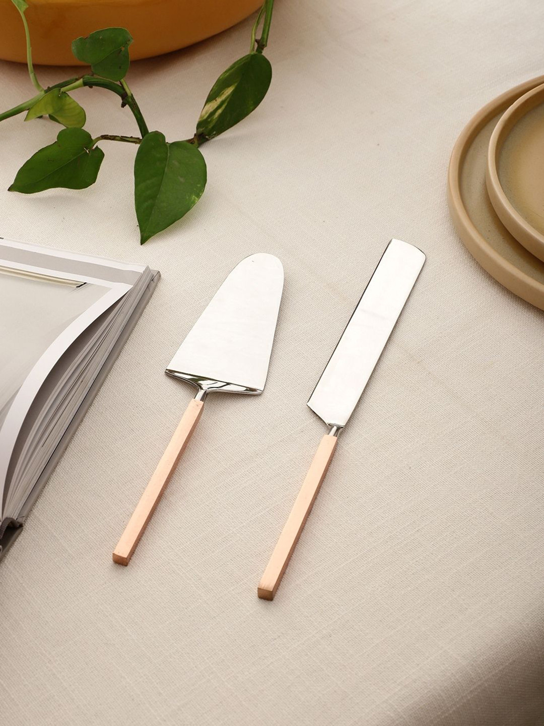 VarEesha Copper-Toned & Steel 2-Pieces Solid Stainless Steel Cake Knife and Spatula