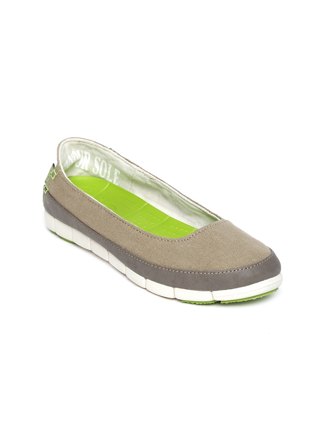 Crocs brown flats online