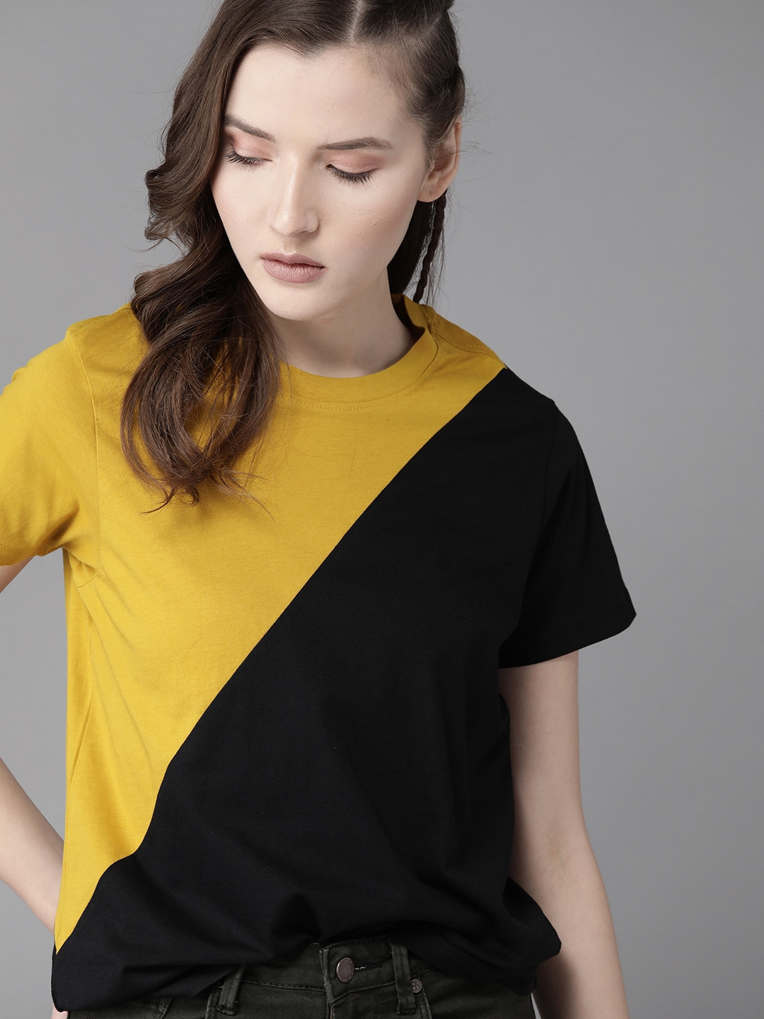 Roadster Women Mustard & Black Aloe Vera & Anti Viral Finish Colourblocked T-shirt