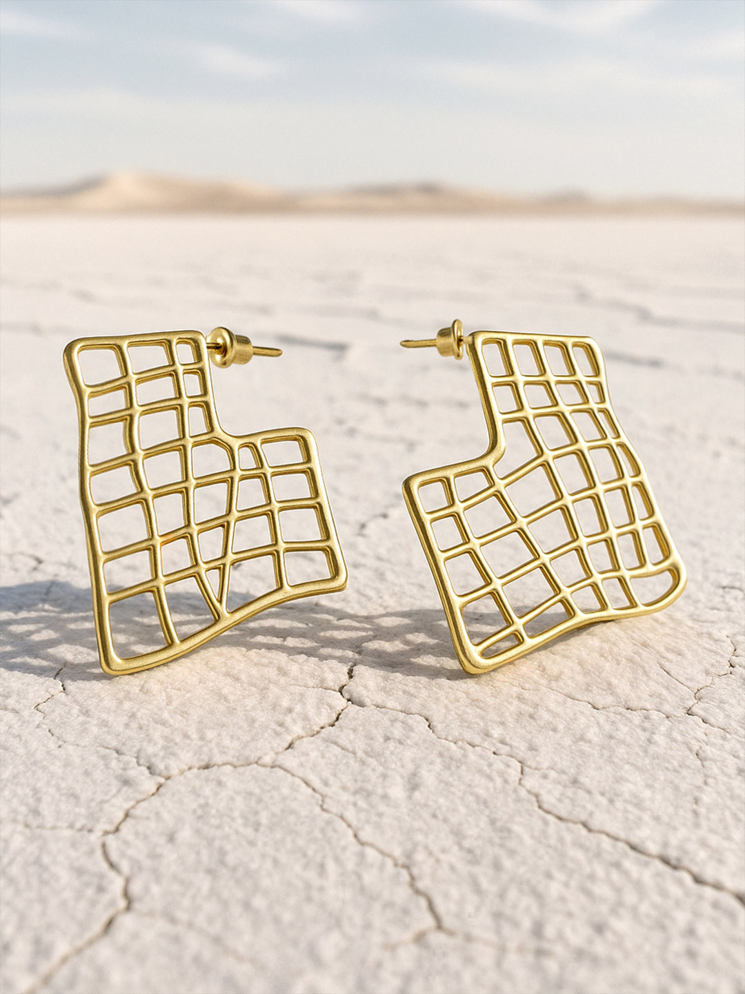 TOKYO TALKIES X rubans FASHION ACCESSORIES Gold-Plated Quirky Half Hoop Earrings