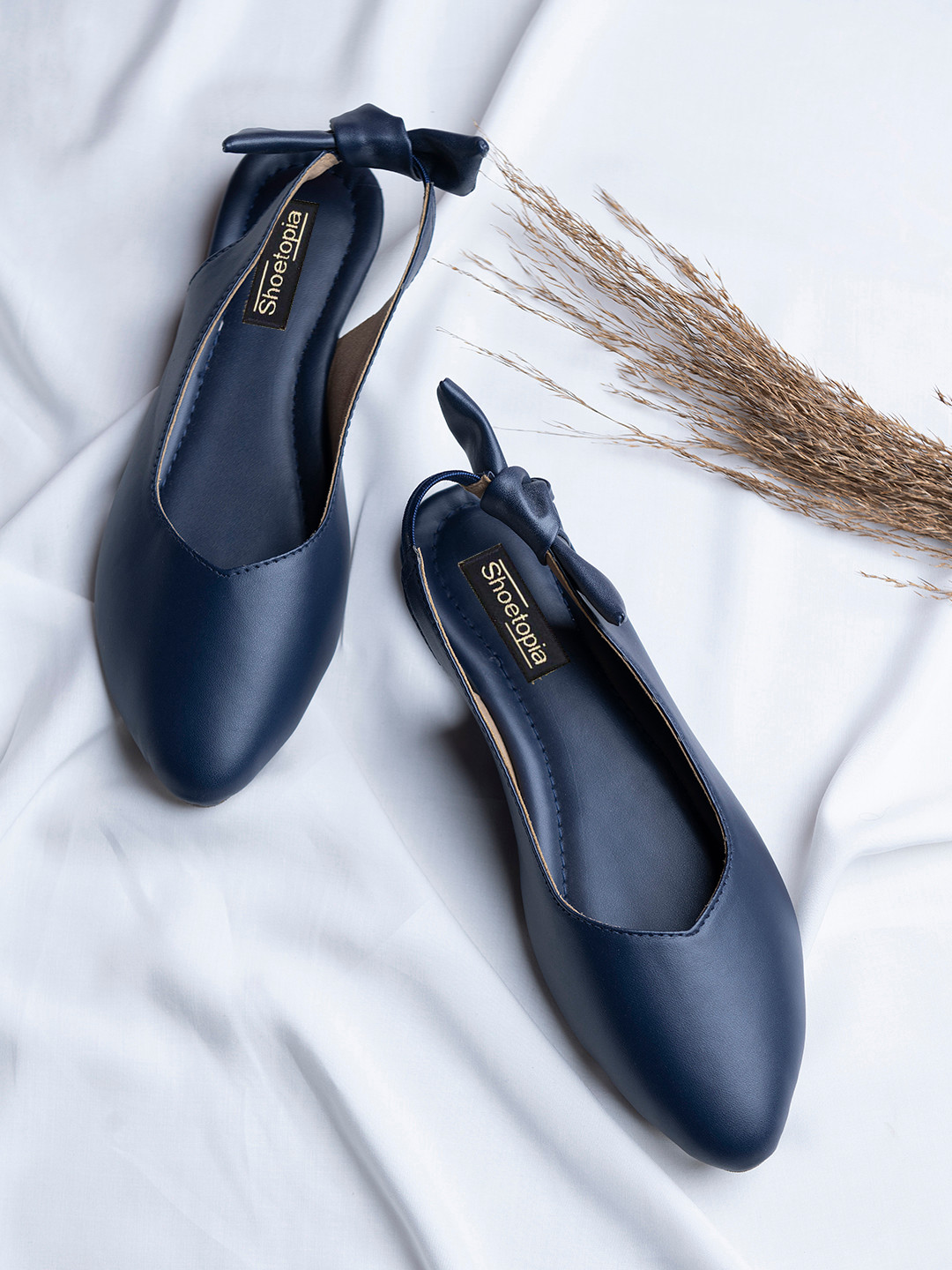Shoetopia Women Navy Blue Embellished Bows Flats