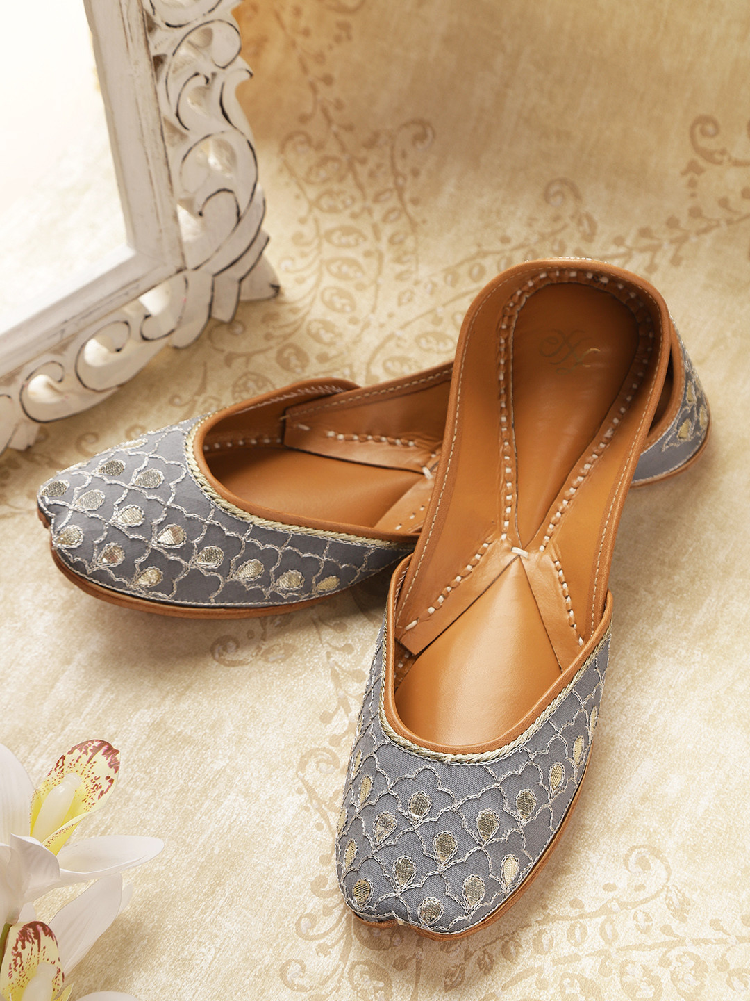 House of Pataudi Women Grey & Gold-Toned Embroidered Handcrafted Mojaris