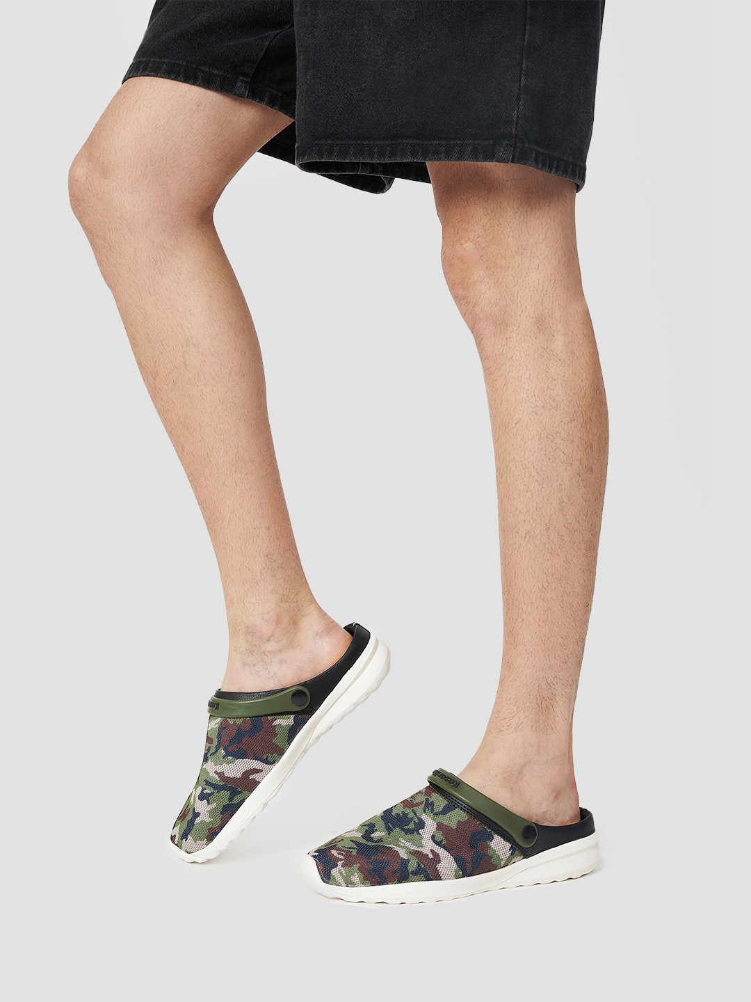 KazarMax Men Olive Green & Brown Camo Print Clogs