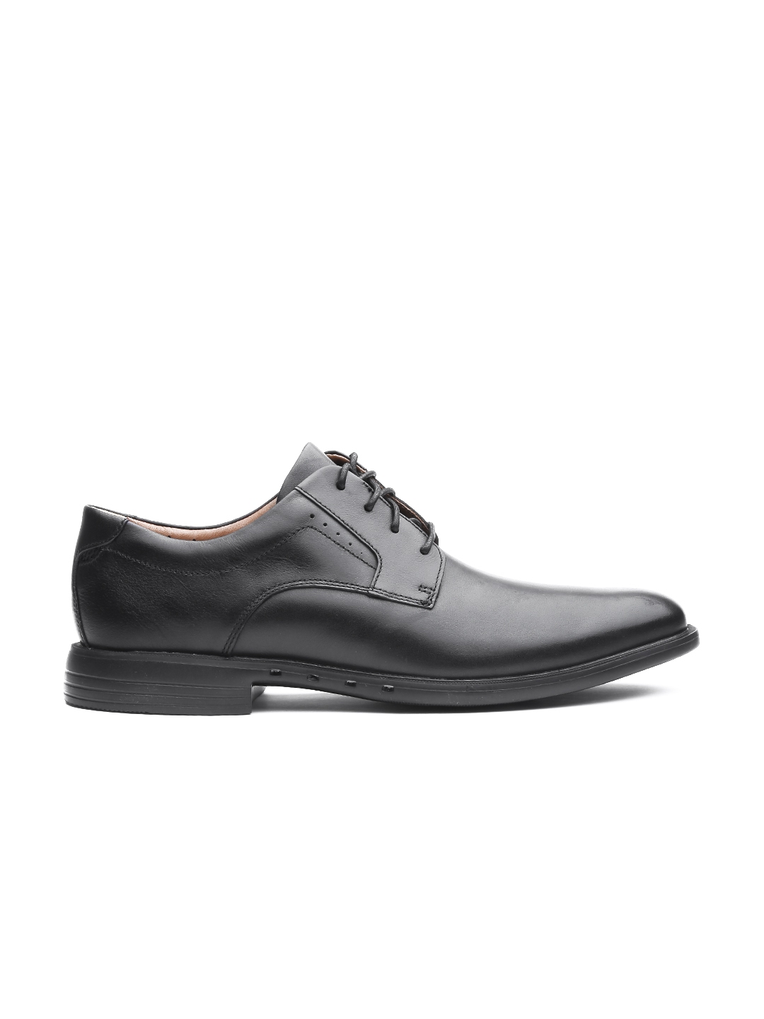 Clarks formal hotsell shoes myntra